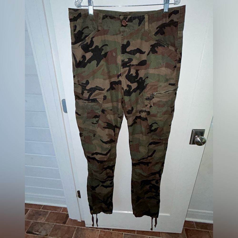 Decibel camo fatigue style cargo pants sz 38/35 EUC